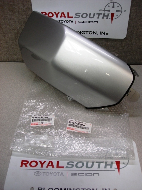 Toyota FJ Cruiser Right Front Bumper End Cap Genuine OE OEM