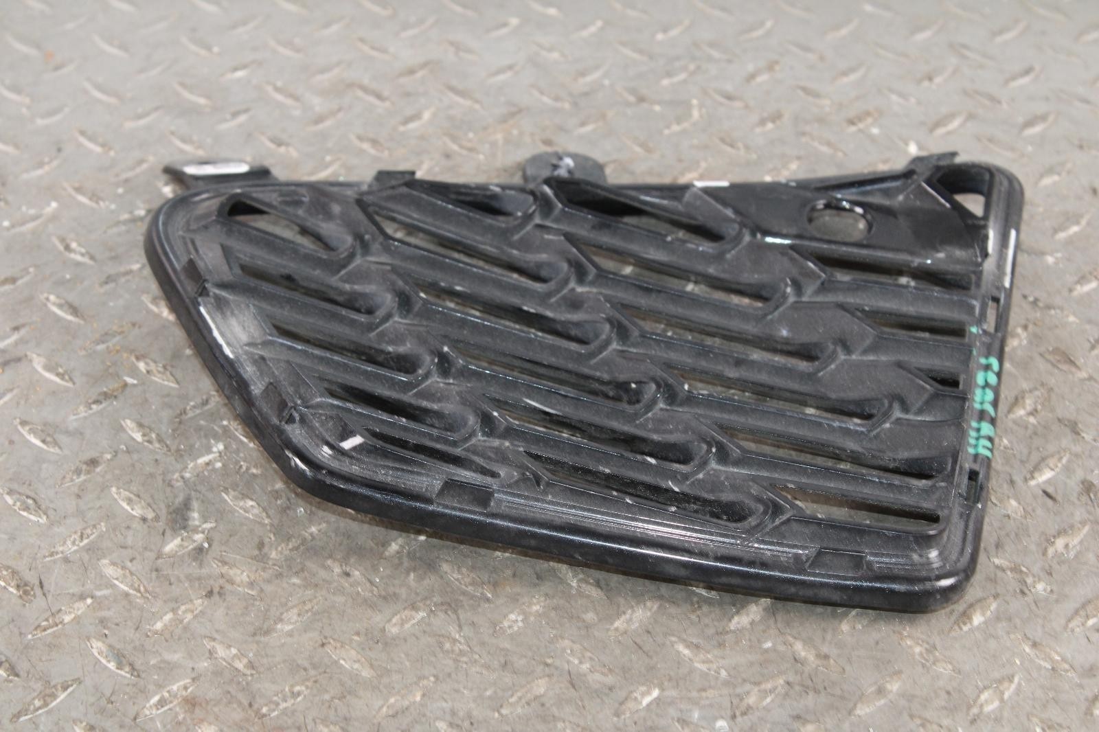 20-24 Corvette Black Rear Bumper Passenger Right RH Grill Panel OEM OE WTY