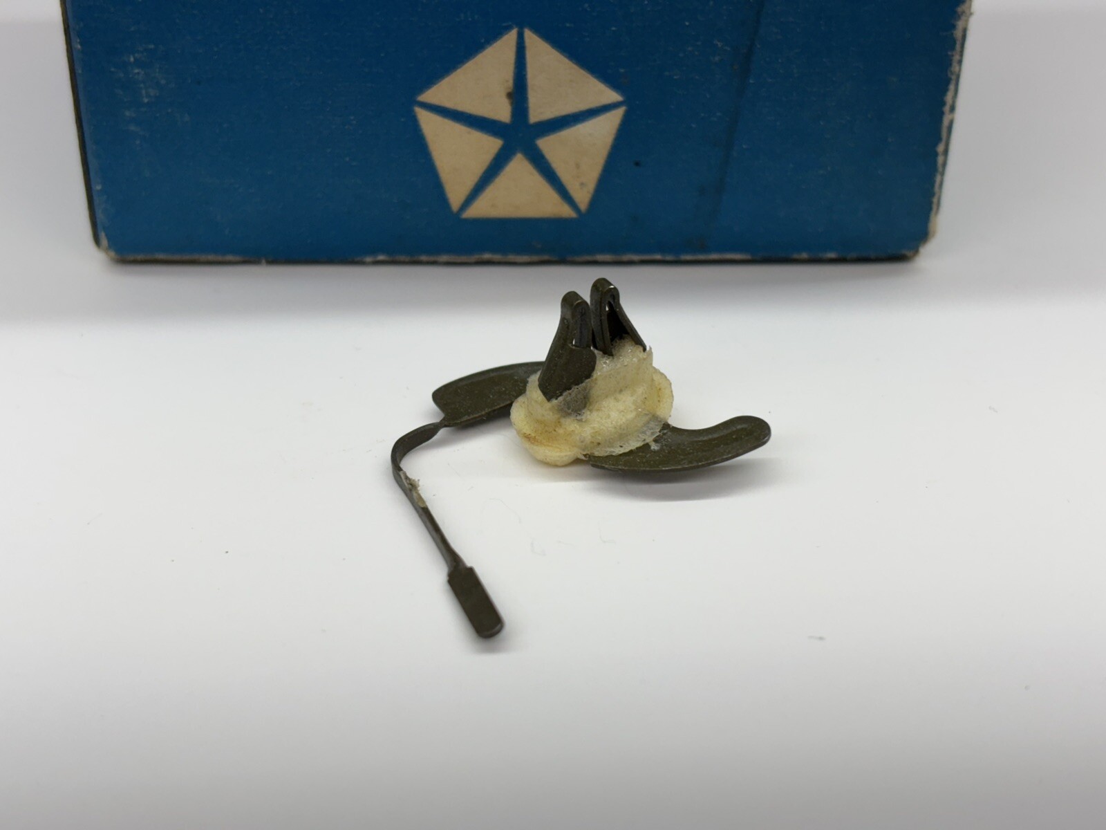 NOS Mopar Retainer Clip 1970 Dodge Challenger SE Belt Door Top Molding + Other