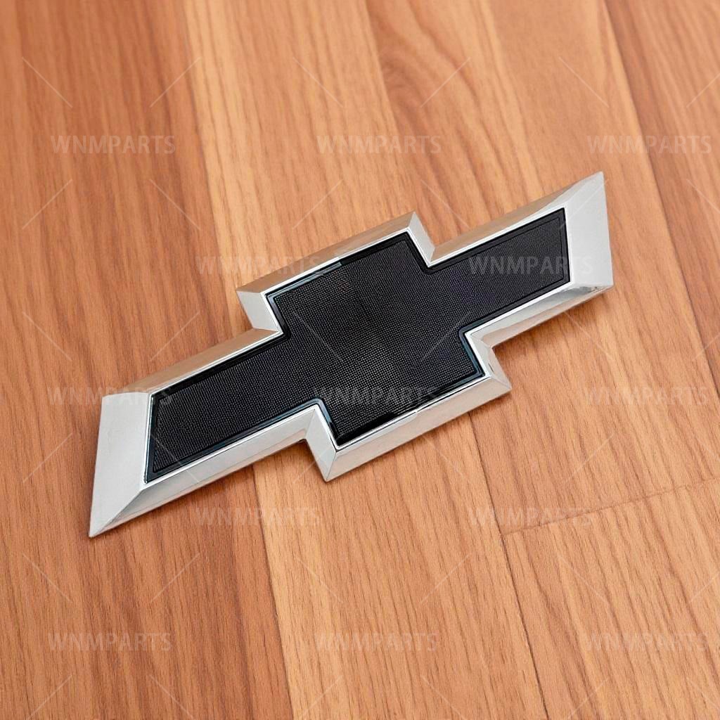 2018 -2024 Chevrolet Traverse Bowtie front Grille Chrome Emblem 23165730 OEM