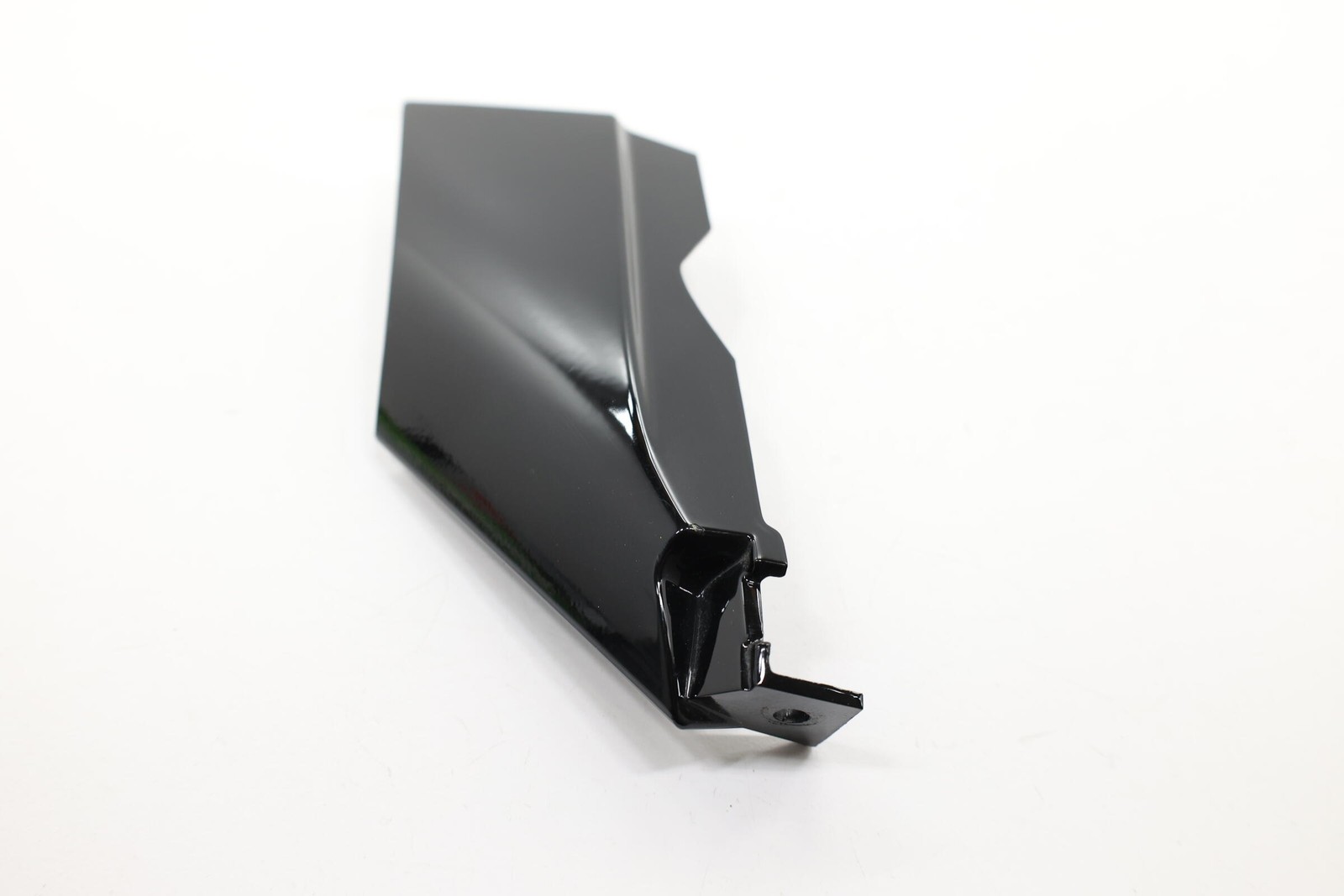 2023-2026 VINFAST VF 8 FRONT WINDSHIELD LEFT SIDE MOLDING COVER OEM BEX30006230