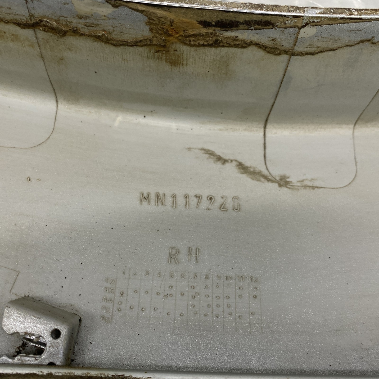Overfender Rear Right See Description for PAJERO SHOGUN V78W MK3 3.2 DiD