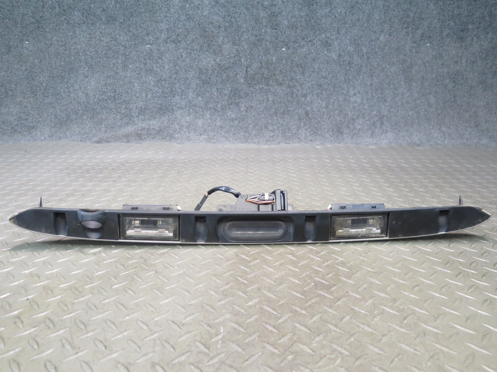 01-06 BMW E46 330Ci CONVERTIBLE REAR TRUNK LID HANDLE TRIM MOLDING OEM
