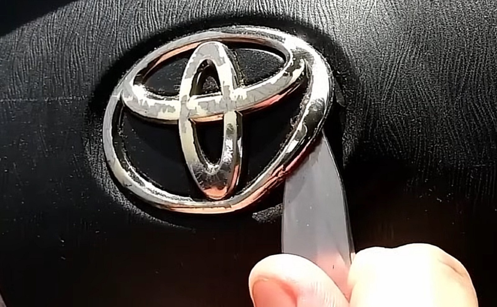 Toyota Steering Wheel Emblem Corolla Auris Hilux Camry 4Runner Highlander Tacoma
