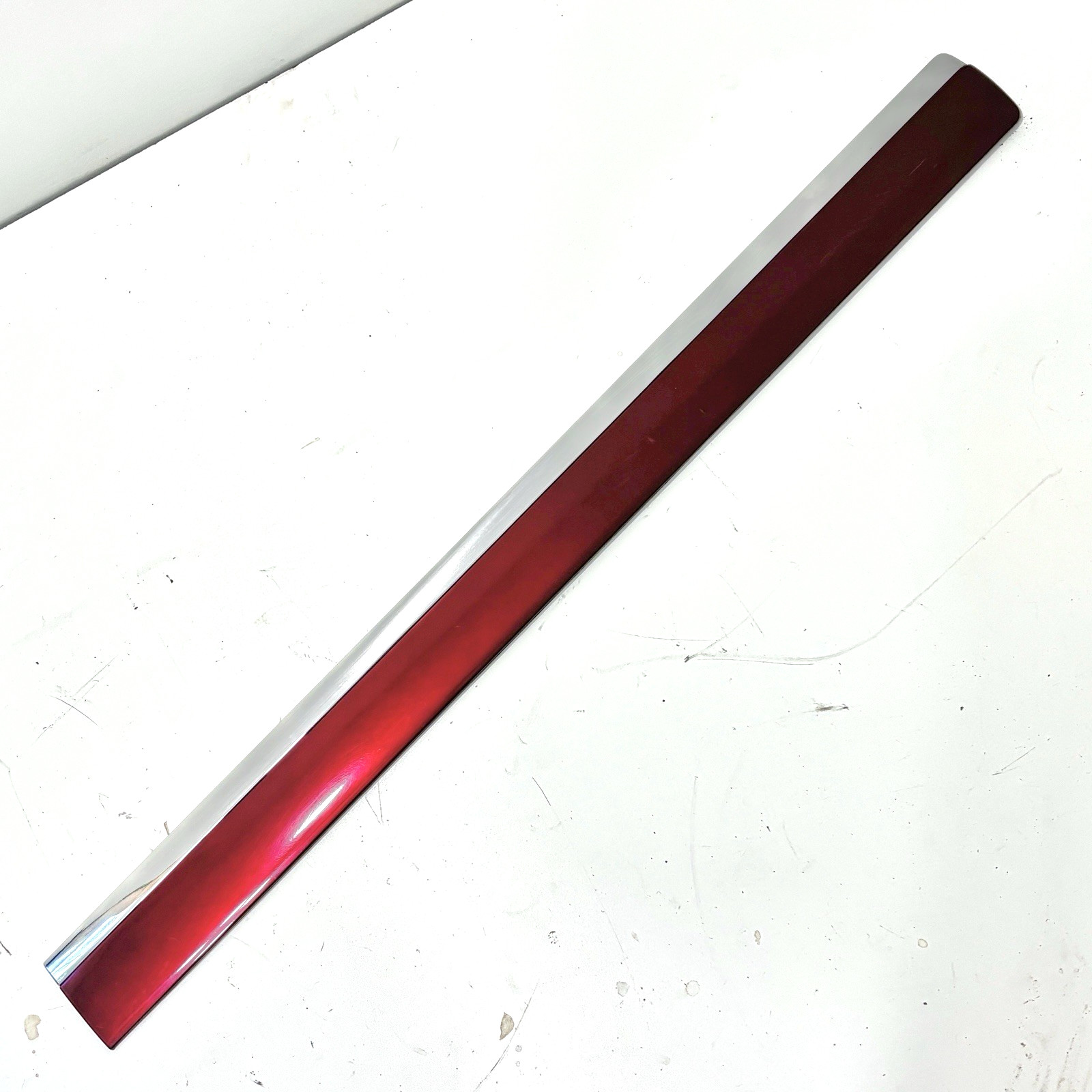 2007-2014 Tahoe Yukon Front Right Door Trim Side Molding With Chrome OEM Scratch
