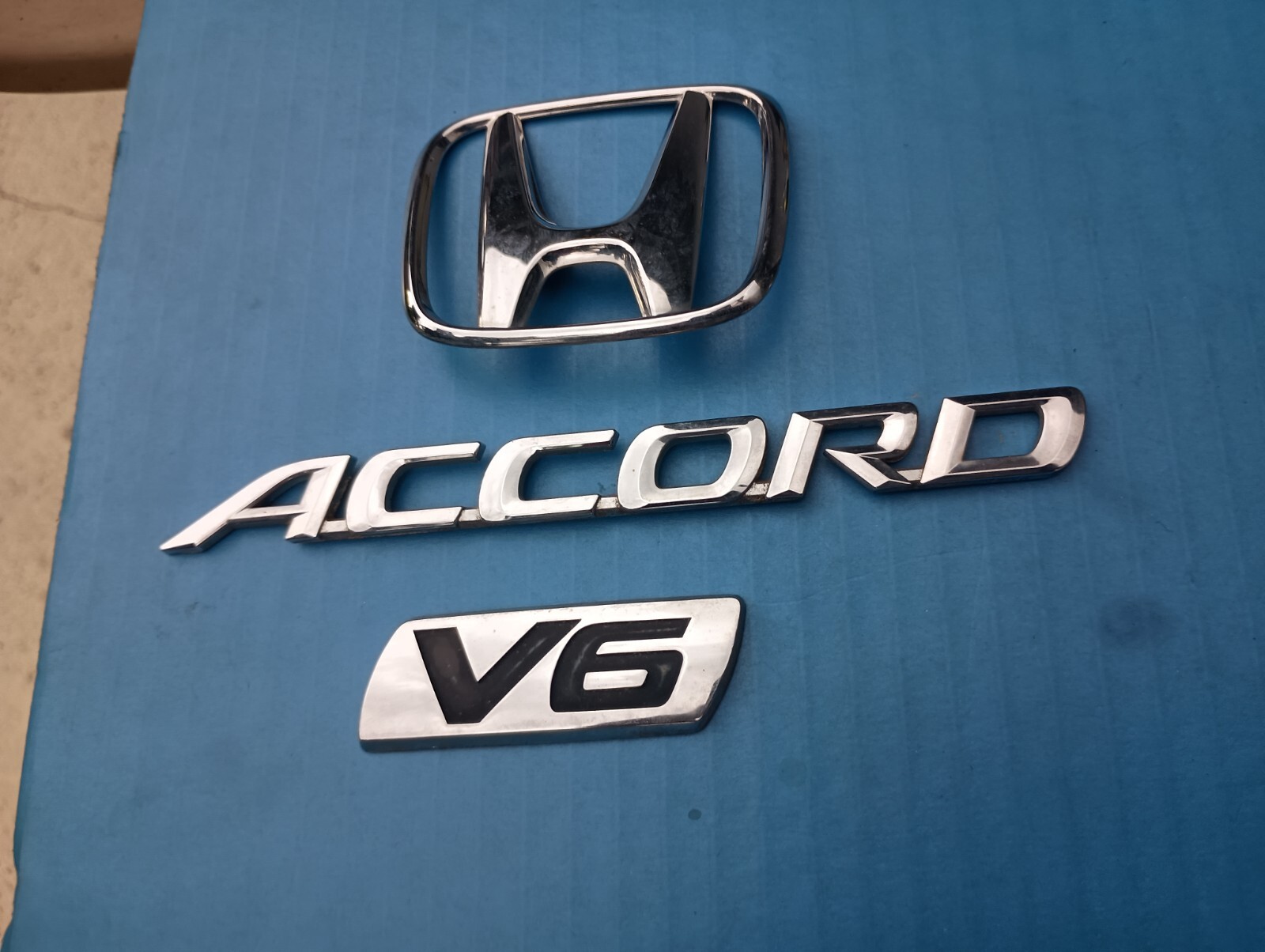 Honda Accord 2003-3007 Trunk Lid Logo Badge Nameplate Emblem With Logo OEM USED