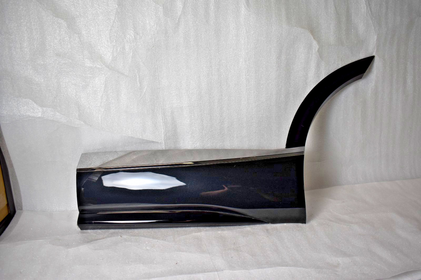 2023 Kia Sportage Rear LEFT Door Lower Molding Trim Oem