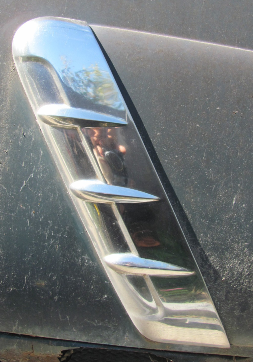 1952 FORD METEOR CUSTOMLINE REAR LH DOOR TRIM MOLDING LOUVER ORIGINAL CANADA