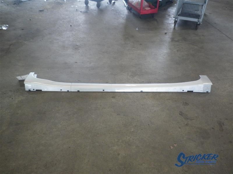 Chevrolet Traverse Premier 2021 Right Rocker Panel Molding Silver 6406042 066