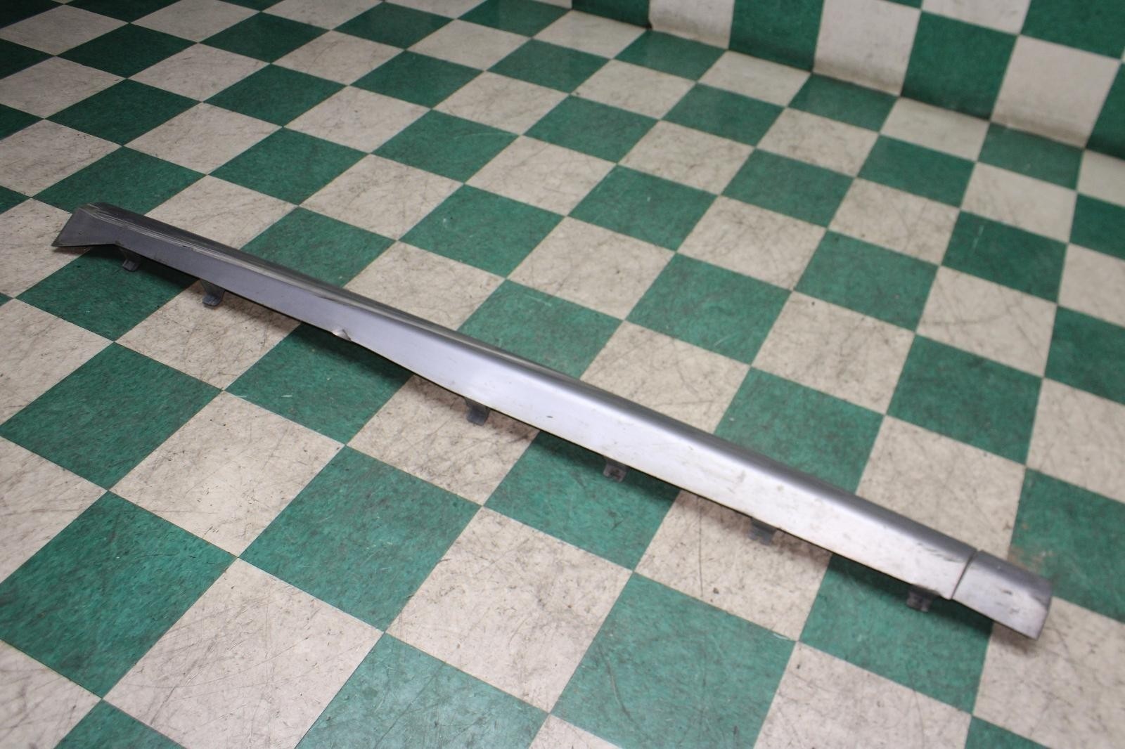⚠️DMG⚠️ 11-20 Caravan Silver Passenger Right RH Rocker Molding Side Skirt Panel