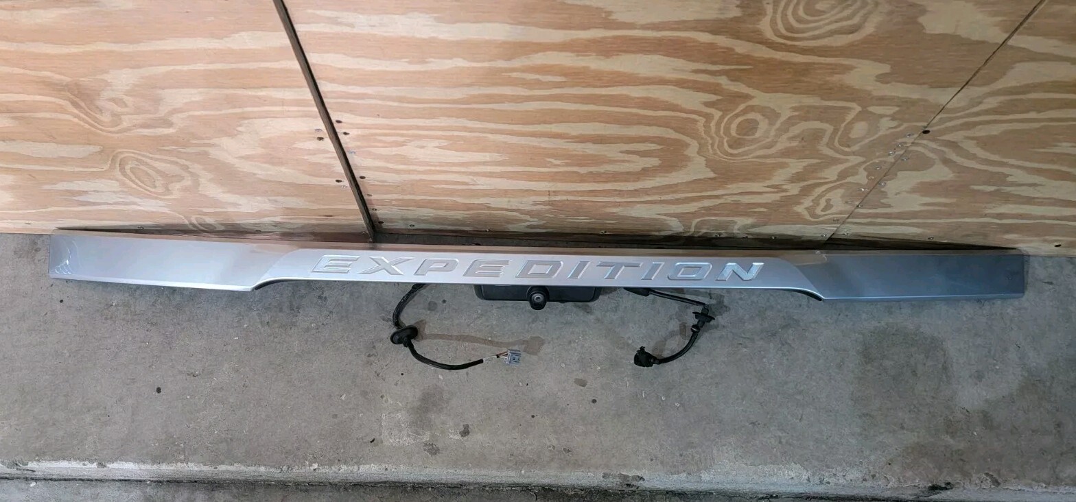 2018 2019 20 2021 FORD EXPEDITION REAR TAILGATE LIFTGATE COVER MOULDING TRIM OEM