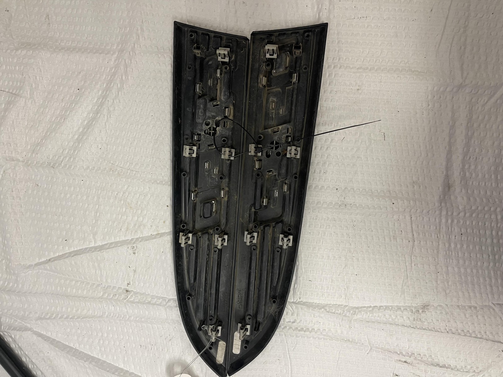 11-16 FORD F350 SD PICKUP Fender Moulding Lh And Rh Are Included With This Price