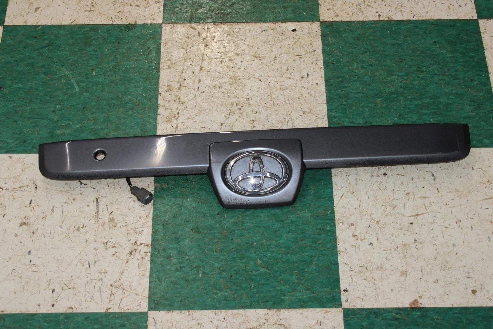 ⚠️NOTE⚠️ 03-09 4 Runner Galactic Gray Liftgate Trunk Finish Panel Rear End Unit