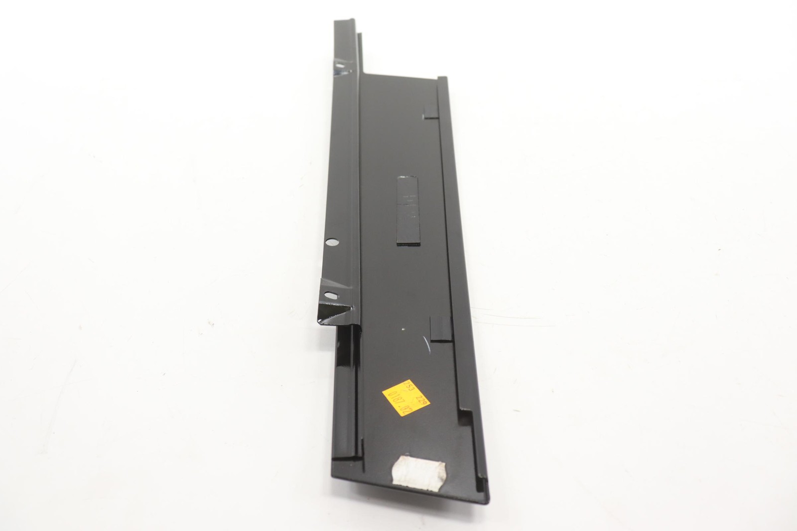 2016 – 2022 MERCEDES GLC300 X253 FRONT LEFT SIDE DOOR APPLIQUE MOLDING OEM