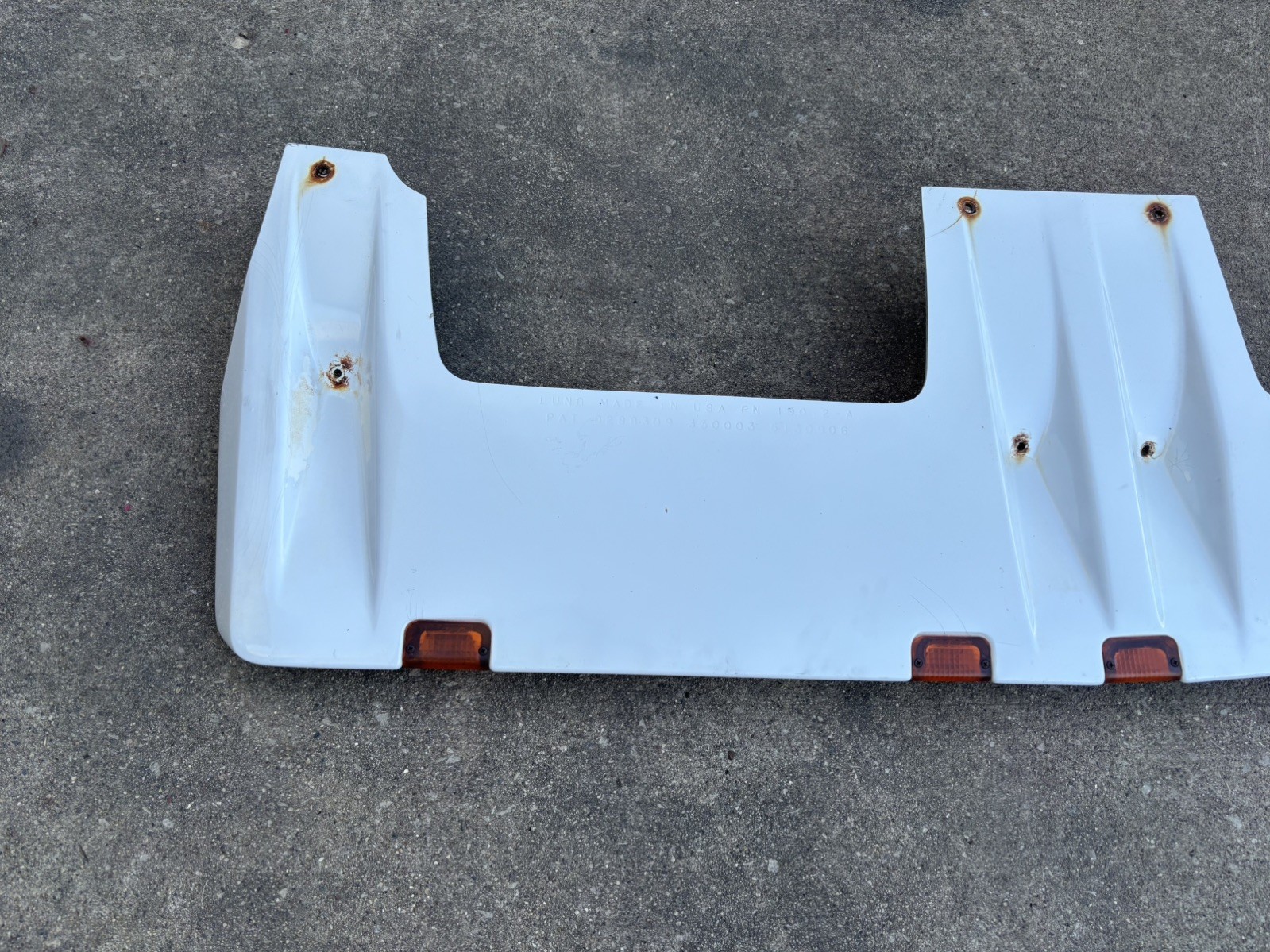 1988-98 OBS Chevy GMC 1500 2500 Truck Tahoe Suburban LUND 19012 Cab Visor