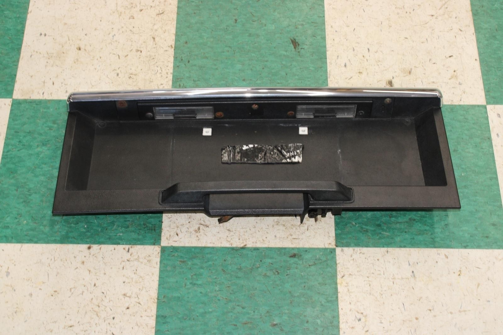 ⚠️DMG⚠️ 03-05 H2 Chrome Black Rear Tailgate Trunk Liftgate Finish Panel OE OEM