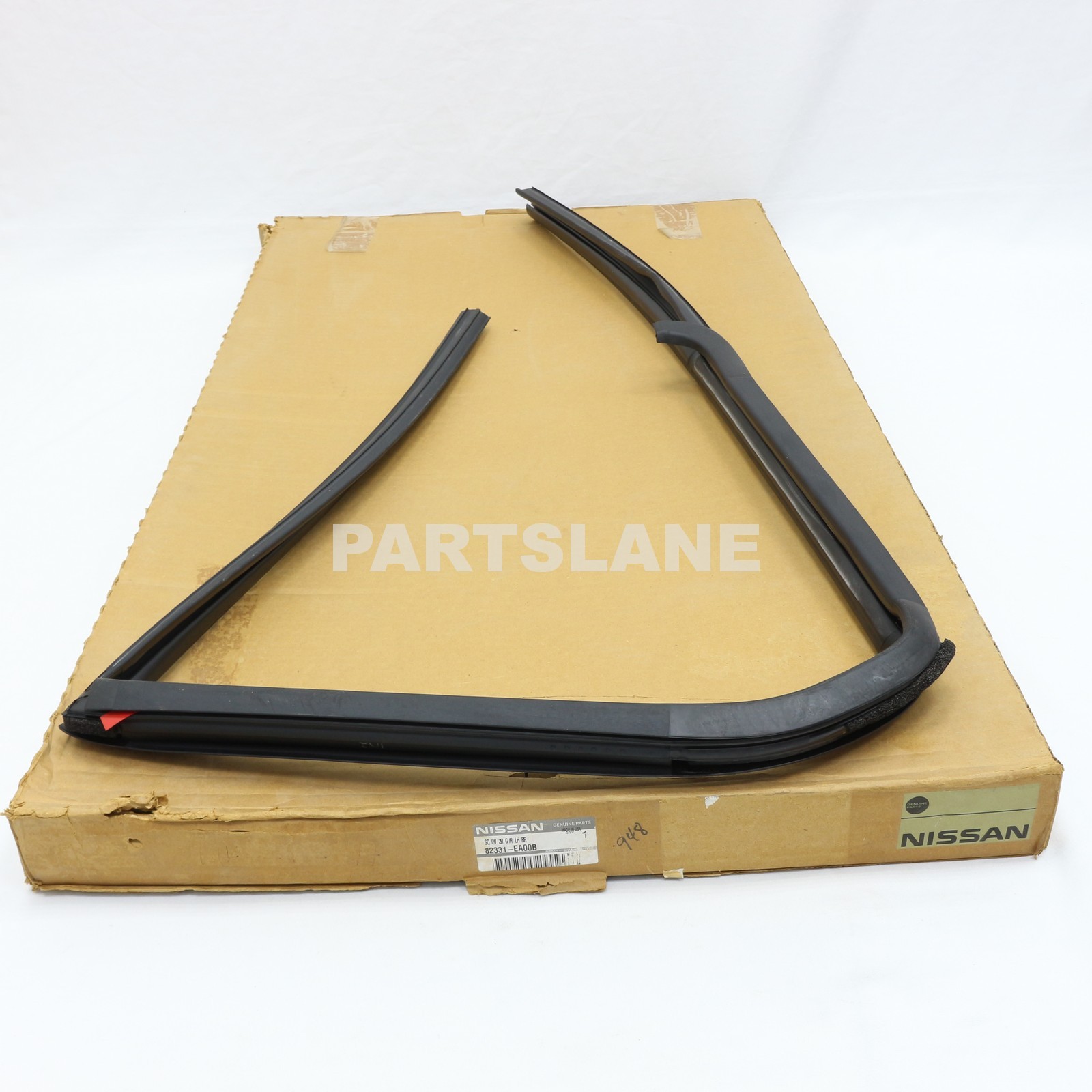 82331-EA00B Nissan OEM Genuine GLASS RUN-REAR DOOR WINDOW,LH