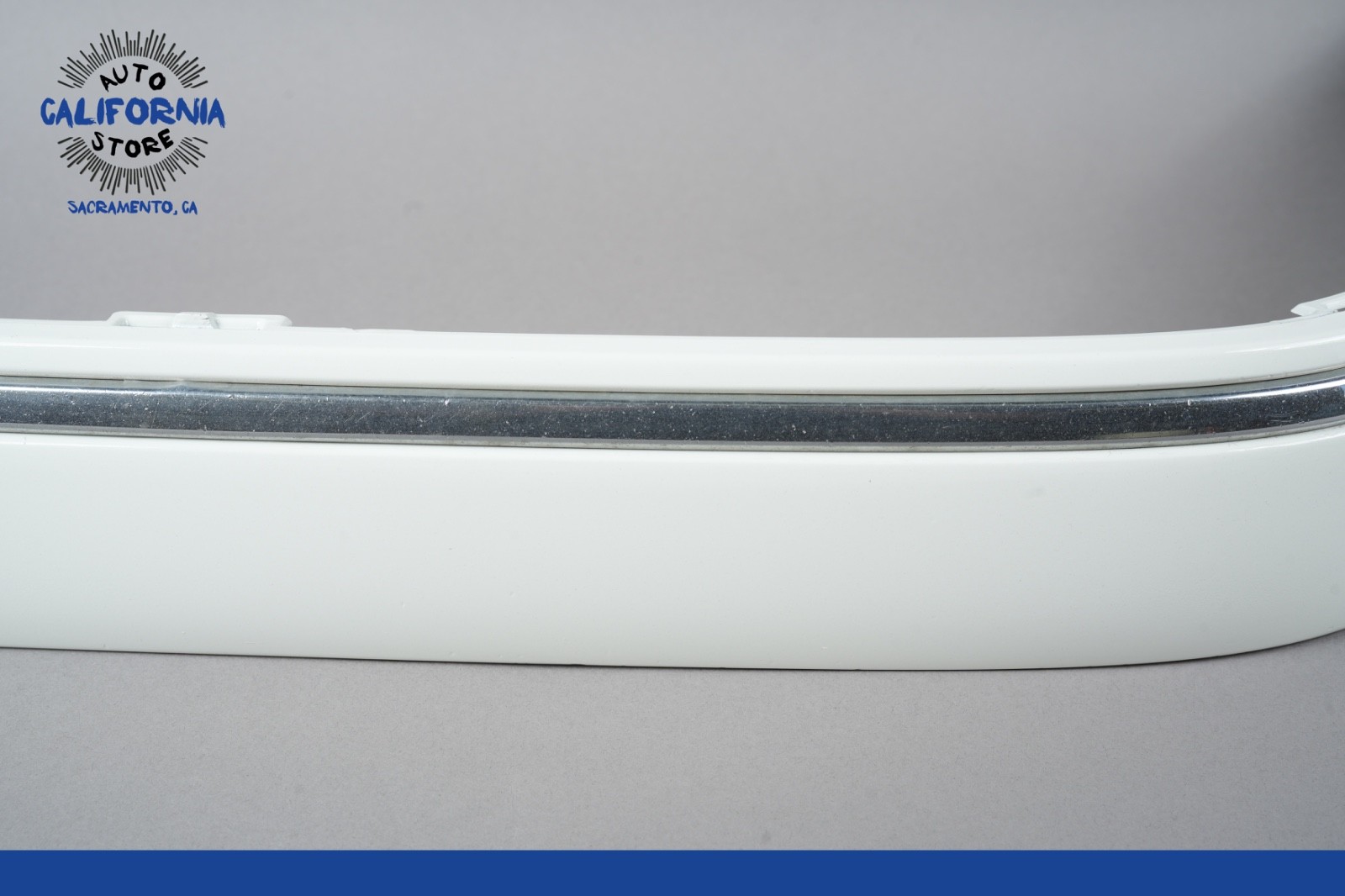 00-03 Mercedes W210 E320 E55 AMG Front Left Side Bumper Impact Strip Molding OEM