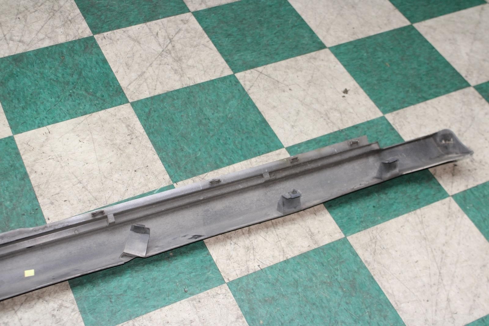 ⚠️DMG⚠️ 11-20 Caravan Silver Passenger Right RH Rocker Molding Side Skirt Panel