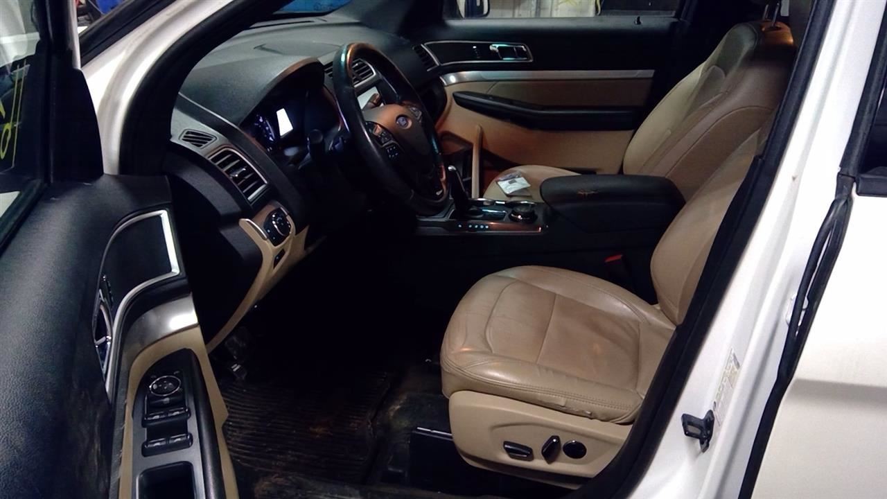 *LOCAL PICKUP ONLY* UG White Driver Left Fender Fits 16-19 EXPLORER 10302554