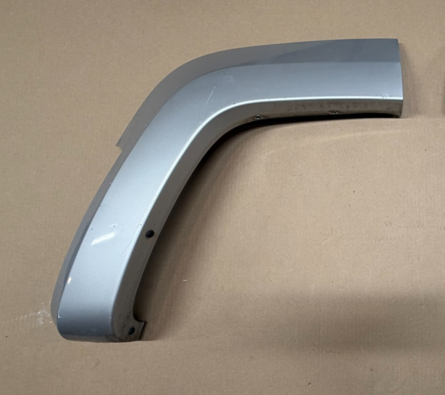 07-2013 Jeep Liberty RIGHT Rear Quarter Fender Flare Arc Molding Trim PSB Silver