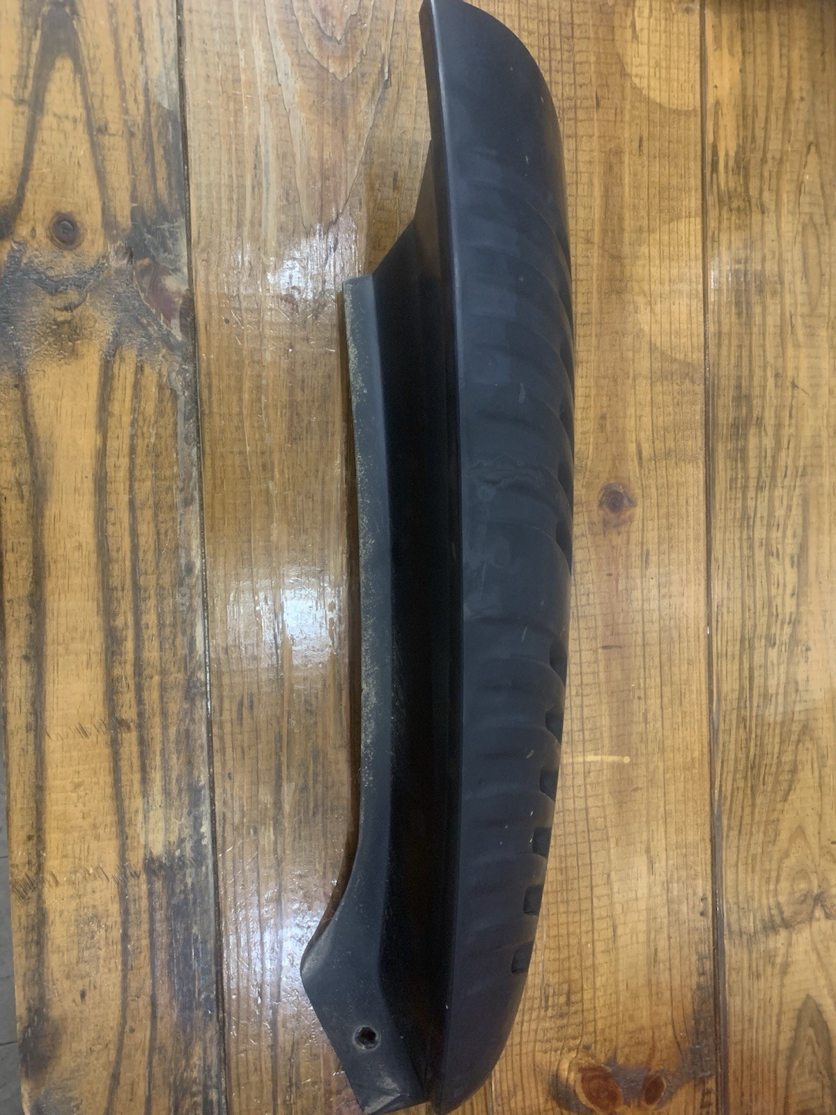 00-06 Suburban Tahoe Yukon Rear Left D Pillar Trim Used LH