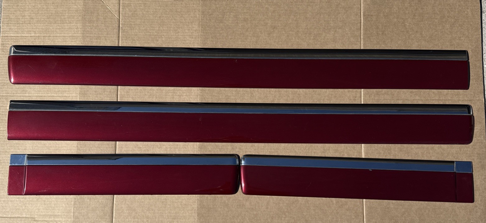 07-14 Tahoe Suburban Door Molding Trim Set Complete Front Rear 4 Pieces Red OEM