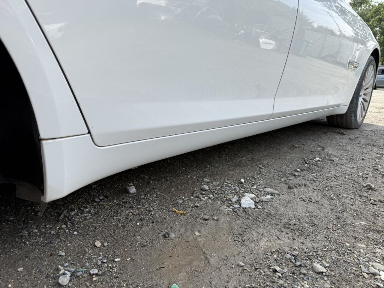2009-2012 BMW 750i Right Passenger Side Rocker Moulding White
