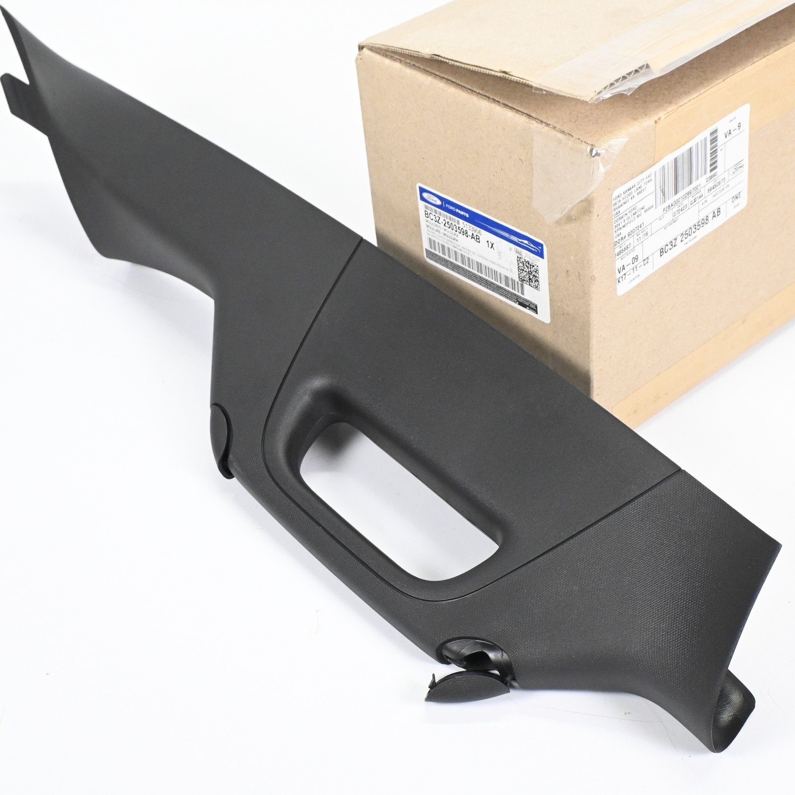 OEM FORD 2011-2015 F-250/350/450 &.. Moulding Windshield Psgr. BC3Z-2503598-AB