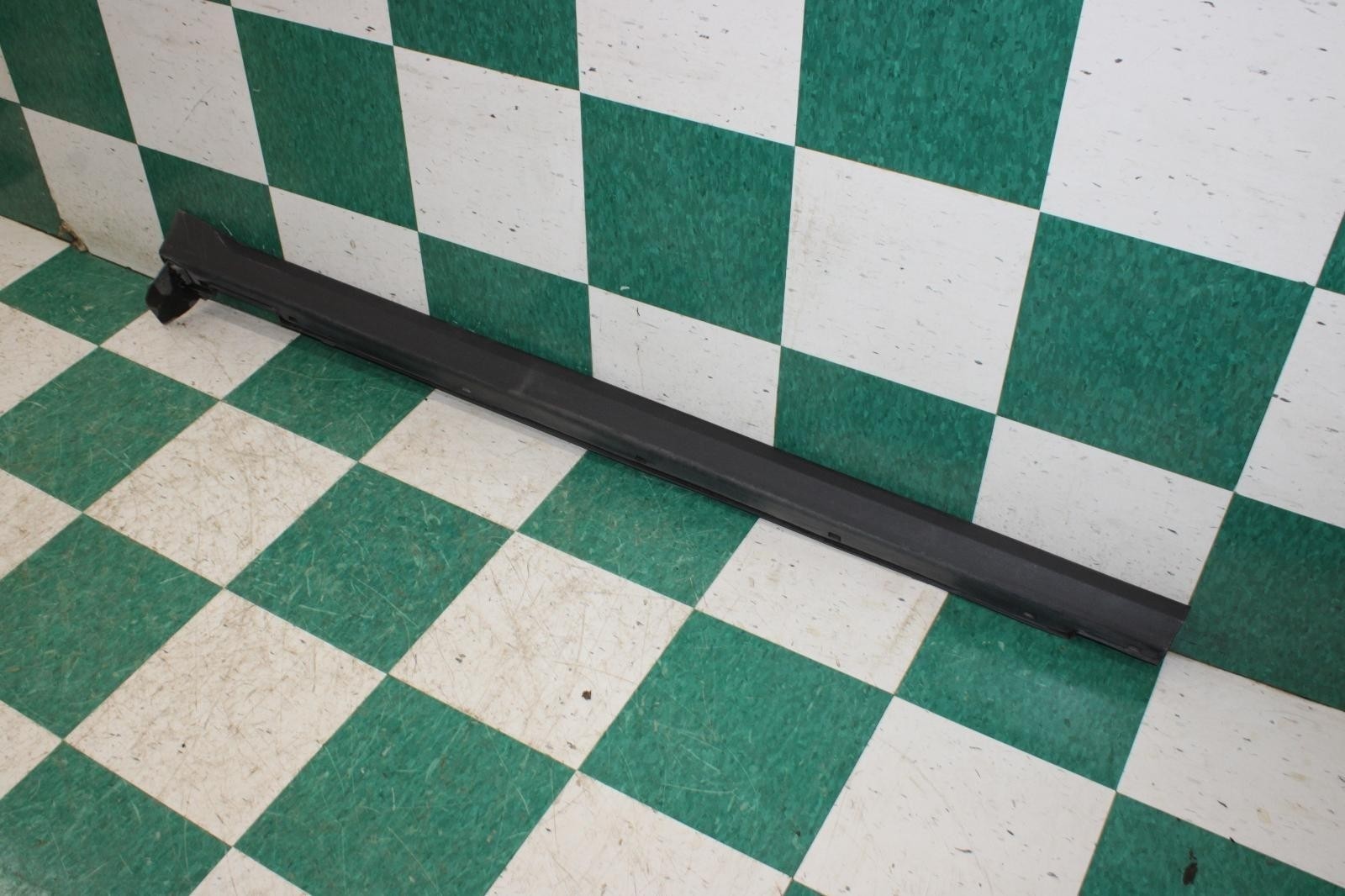 16-20 Sorento Black Passenger Right RH Side Skirt Rocker Molding Trim Unit OEM