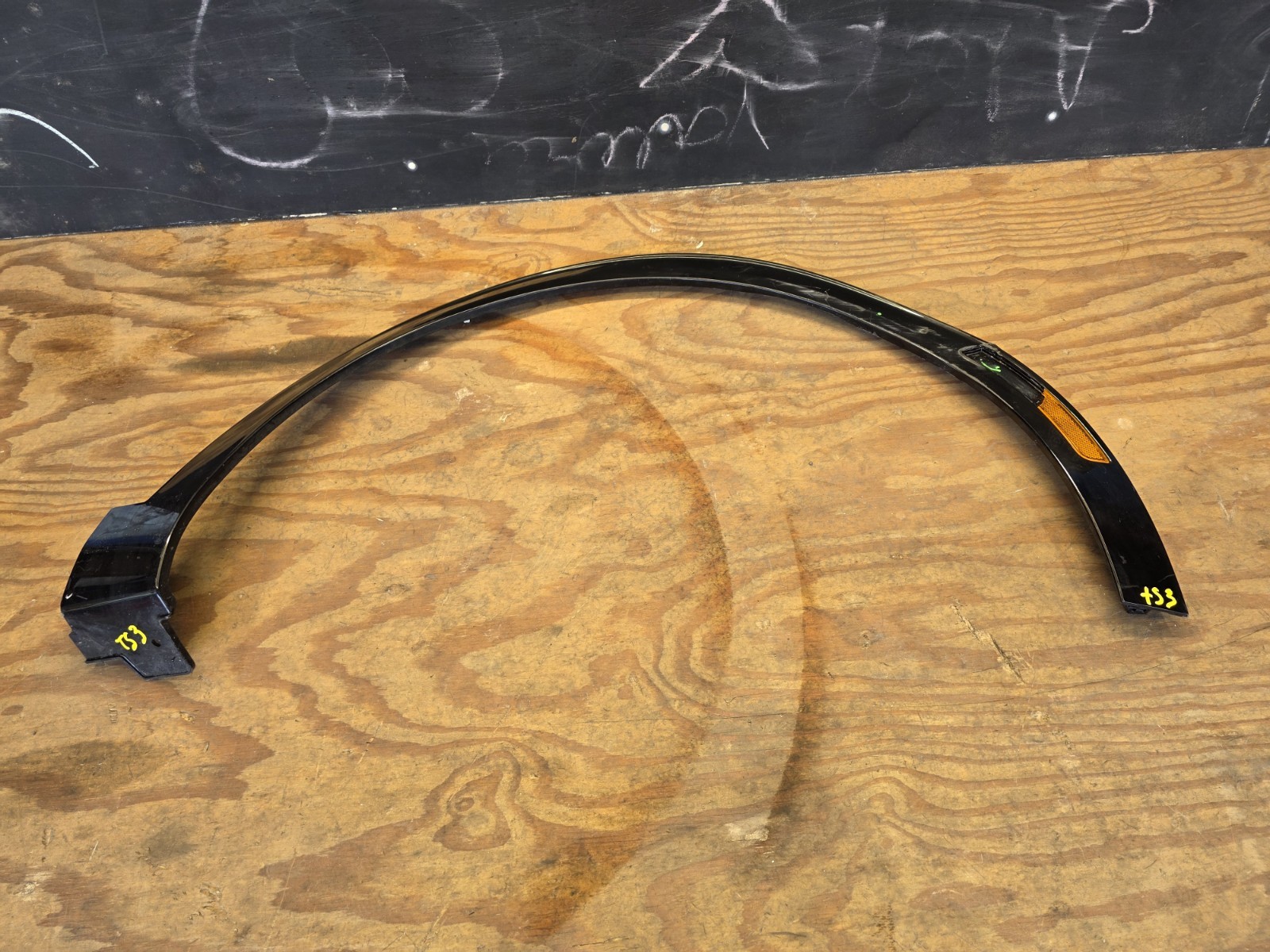 2023-2025 KIA SPORTAGE RIGHT PASS FRONT FENDER WHEEL ARCH FLARE MOLDING OEM