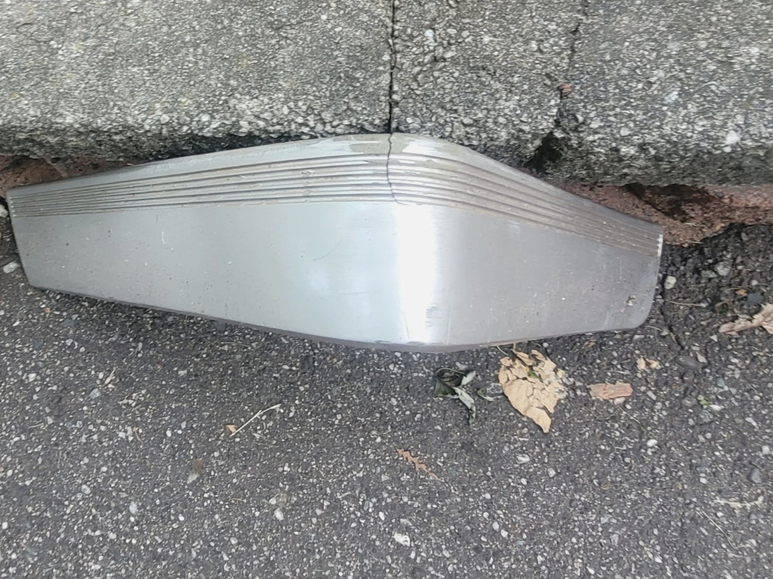 90 91 92 Cadillac Brougham Front Bumper IMPACT STRIP MOUDING Passenger Right