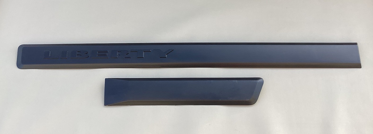 08-12 Jeep Liberty Driver Side Exterior Door Trim Molding Black OEM