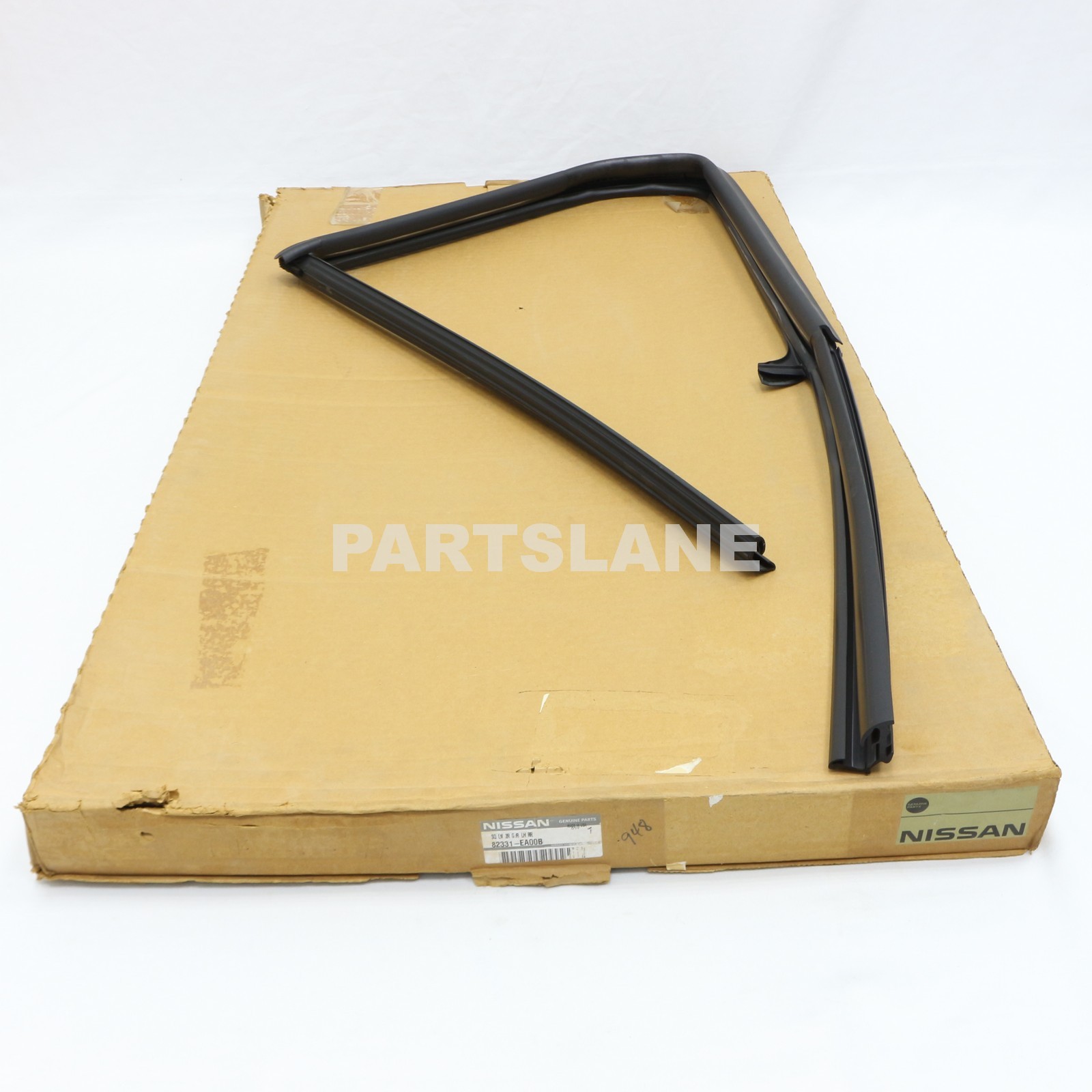 82331-EA00B Nissan OEM Genuine GLASS RUN-REAR DOOR WINDOW,LH