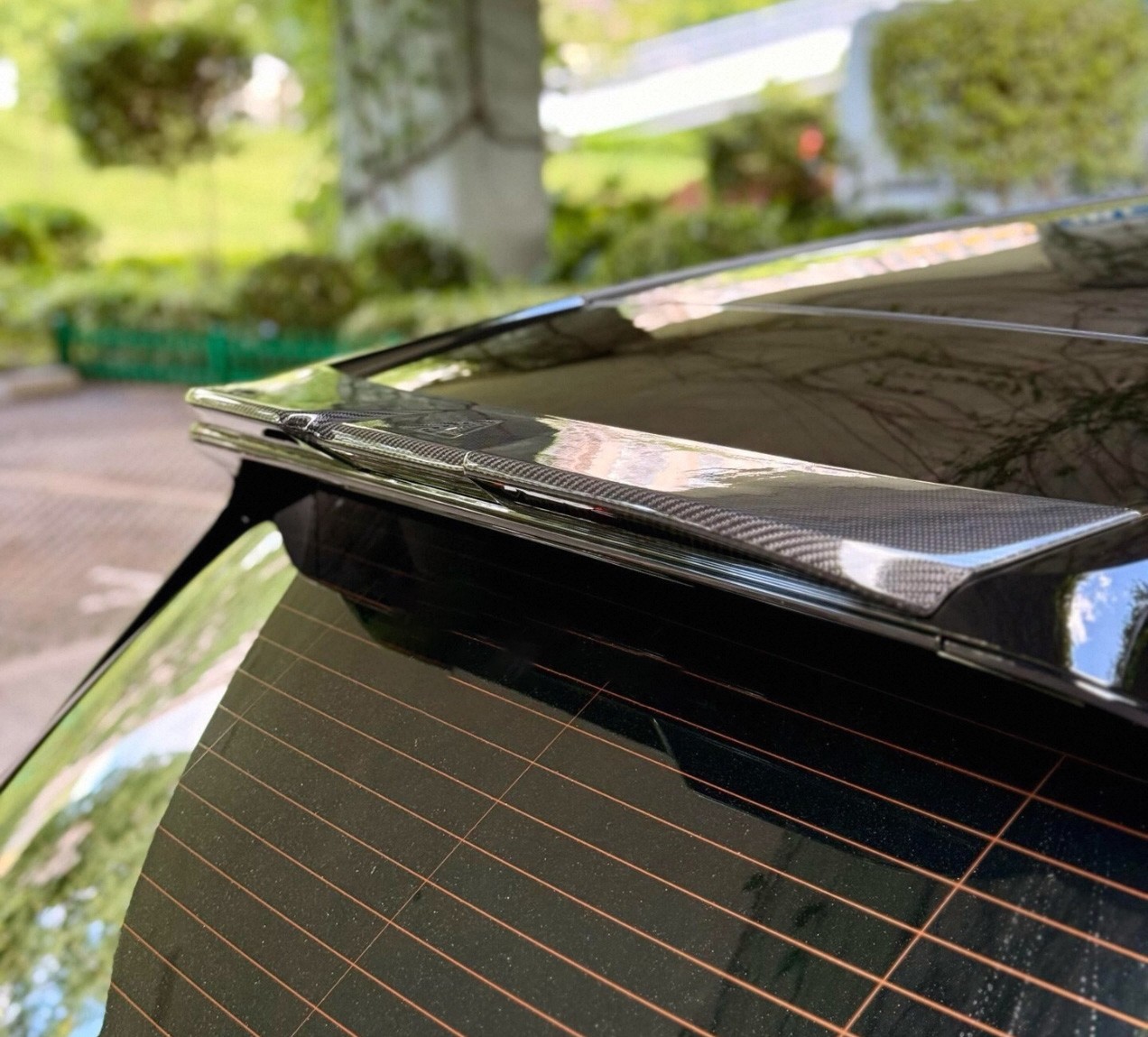 Unpainted FRP/Glossy Black/Carbon Fiber Rear Roof Spoiler Wing Fits BMW iX 22-25