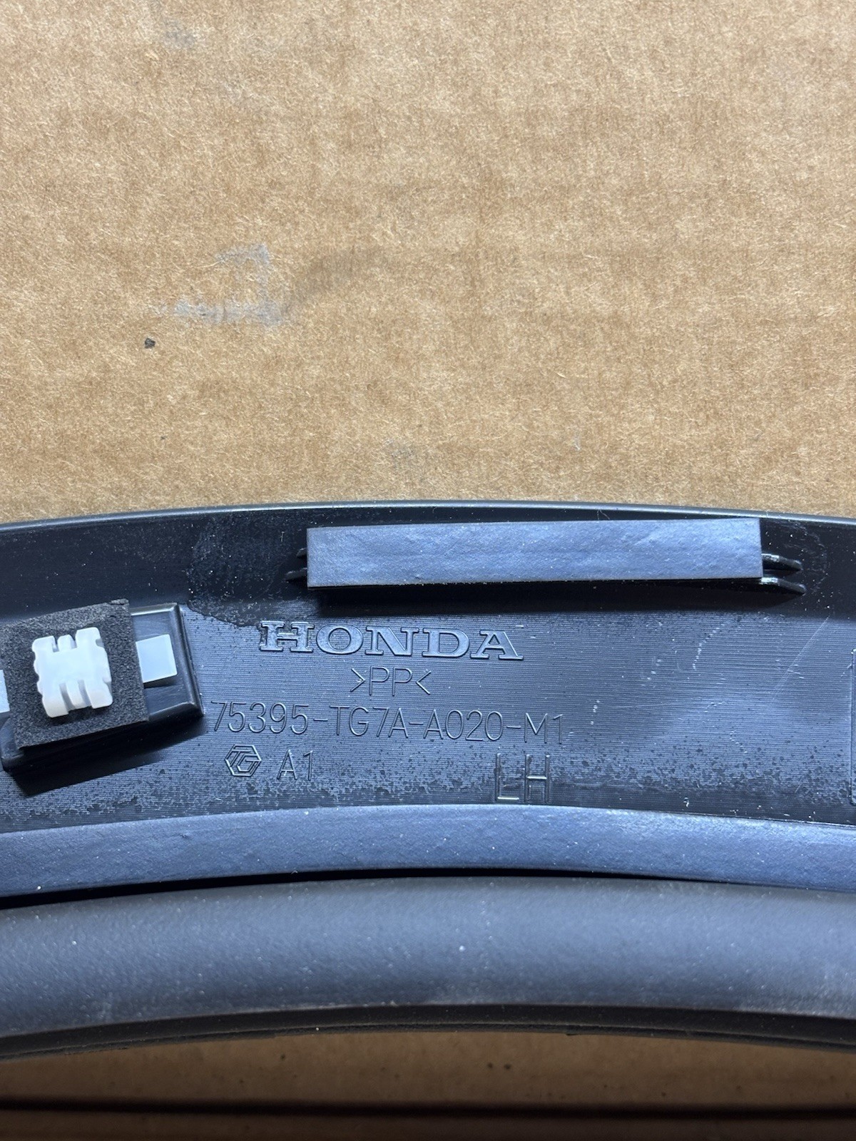 Genuine OEM 2016-2021 Honda Pilot 75395-TG7-A01 Driver Rear Wheel Arch Garnish