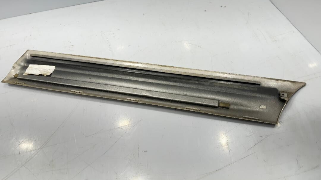 1995 PONTIAC BONNEVILLE RIGHT REAR DOOR MOLDING P/N 25620984 GENUINE OEM GM PART