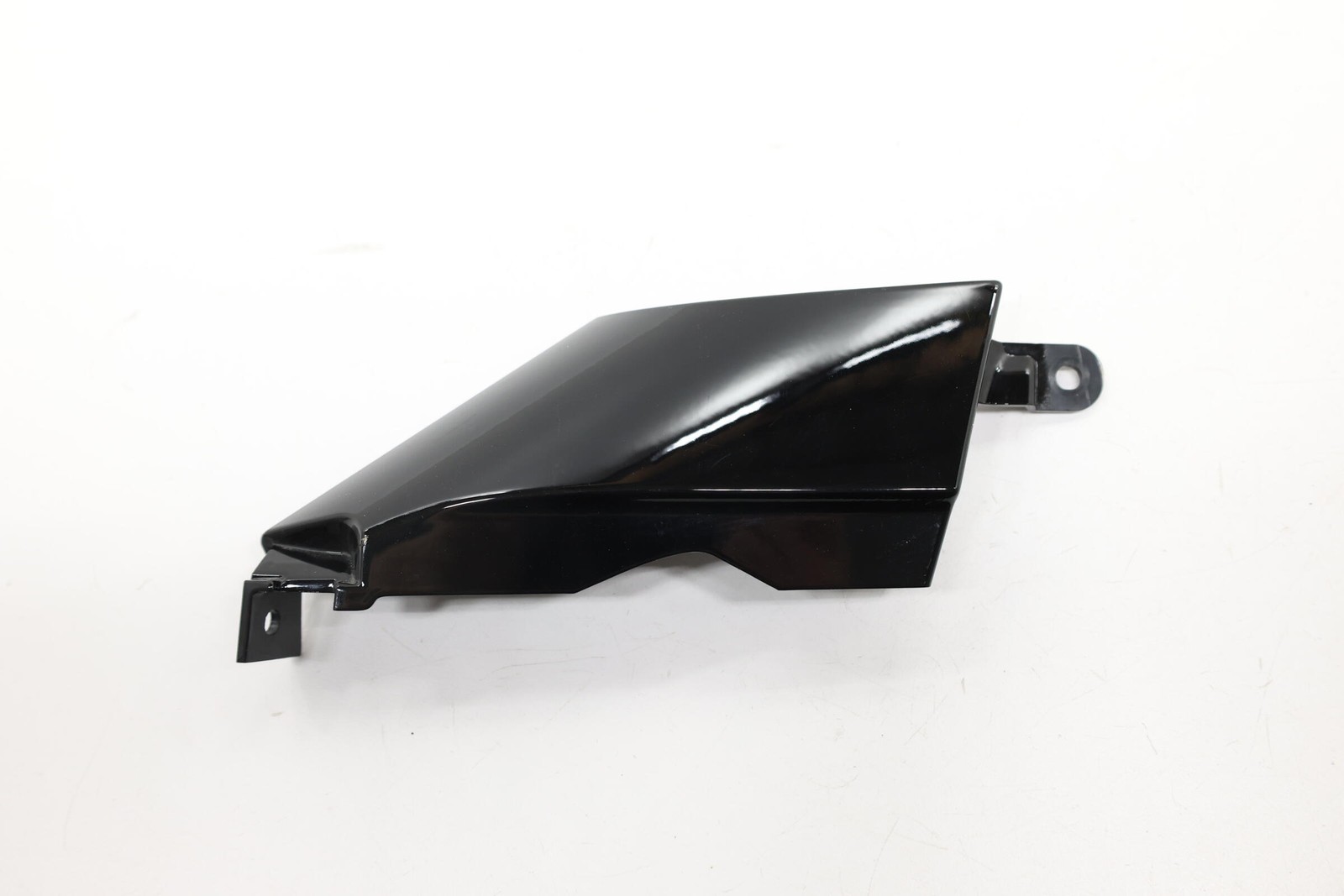 2023-2026 VINFAST VF 8 FRONT WINDSHIELD LEFT SIDE MOLDING COVER OEM BEX30006230