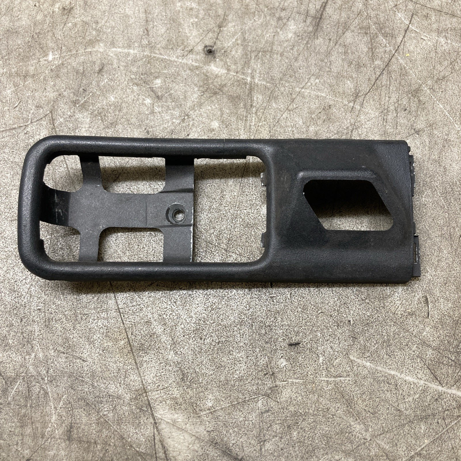 86-91 Mercedes W126 420SEL Interior Front Right Door Handle Trim 1267660211 OEM