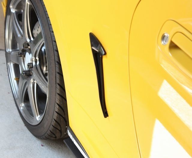 Black Universal Dummy Vent Pair – Fender Side Trim / Exterior Accent