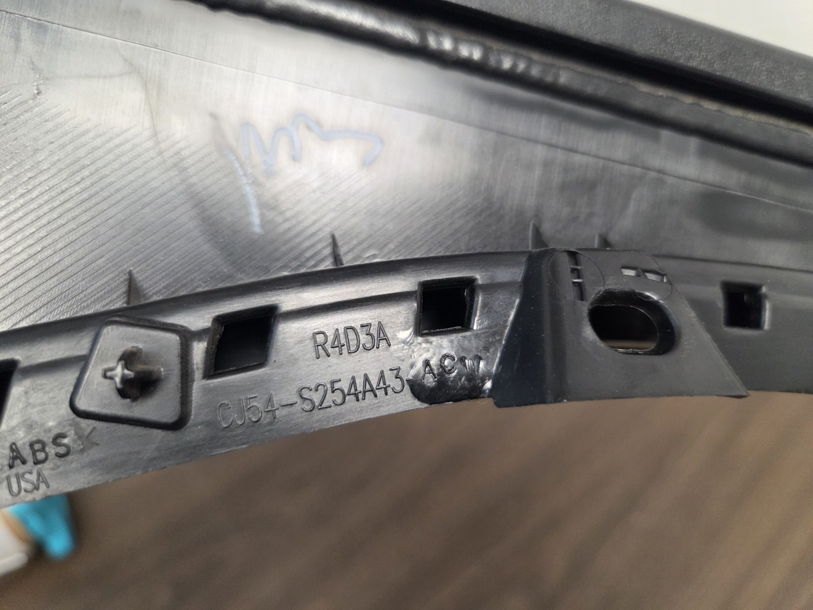2013-2019 FORD ESCAPE REAR LEFT DOOR WINDOW PILLAR REARWARD APPLIQUE OEM