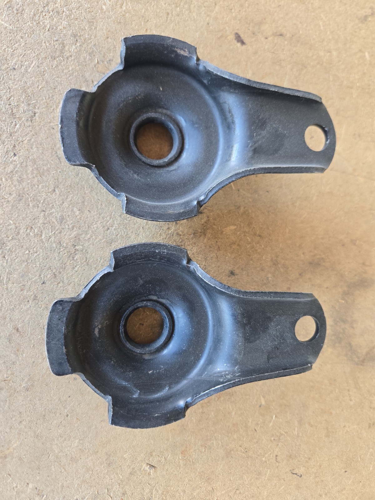 NEW PAIR 1949 1950 1951 1952 1953 1954 Chevrolet Shock Mounting Bracket