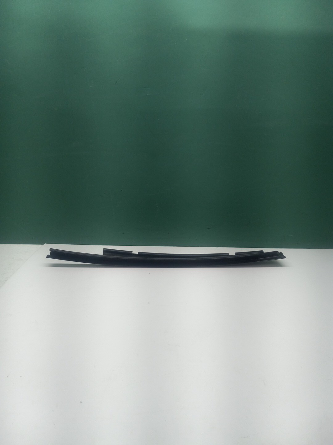 14-22 Jeep Cherokee Rear Right Passa Door Window B Pillar Molding Trim OEM