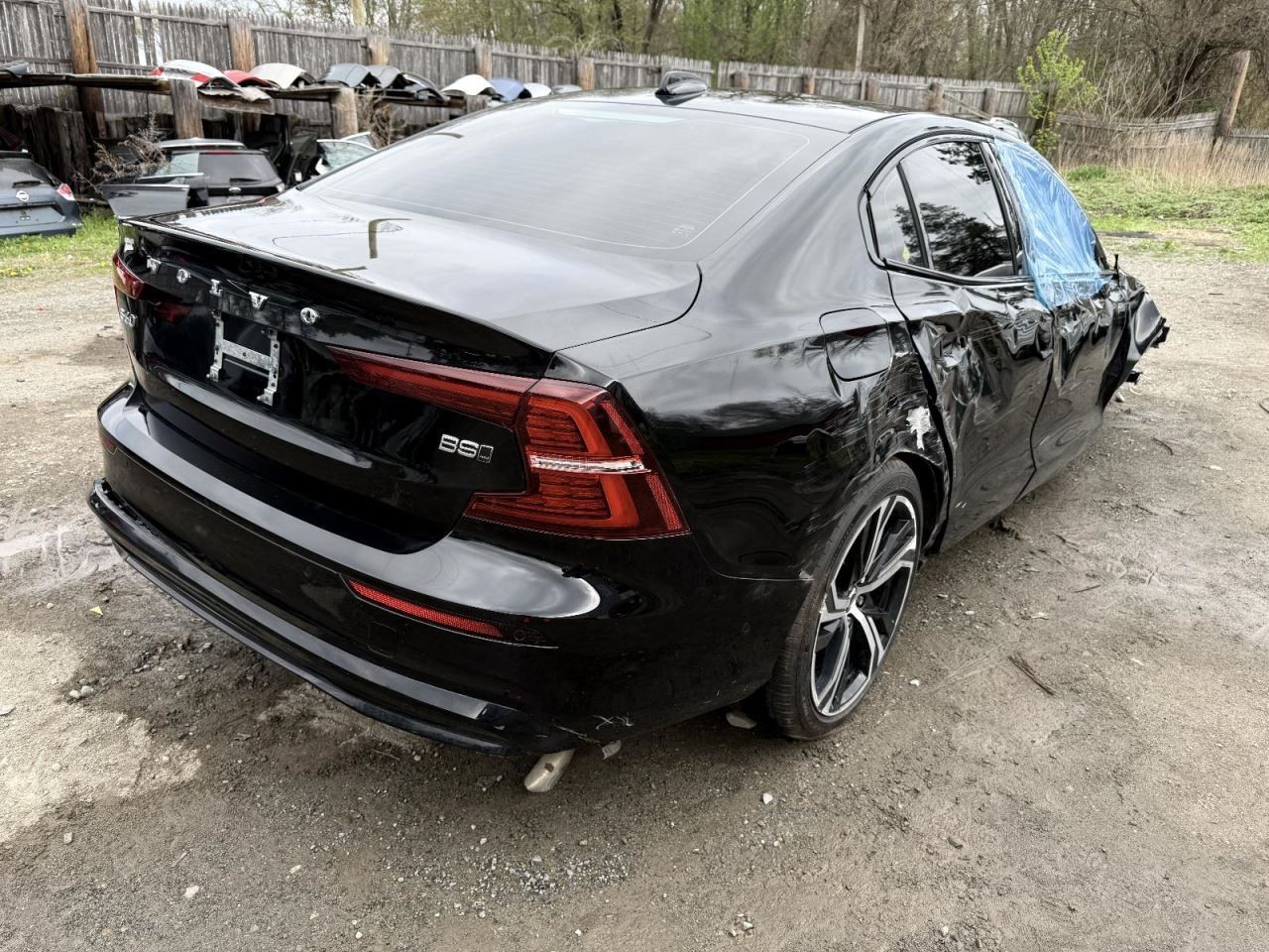 2019-2023 Volvo S60 Right Passenger Side Rocker With Post Black
