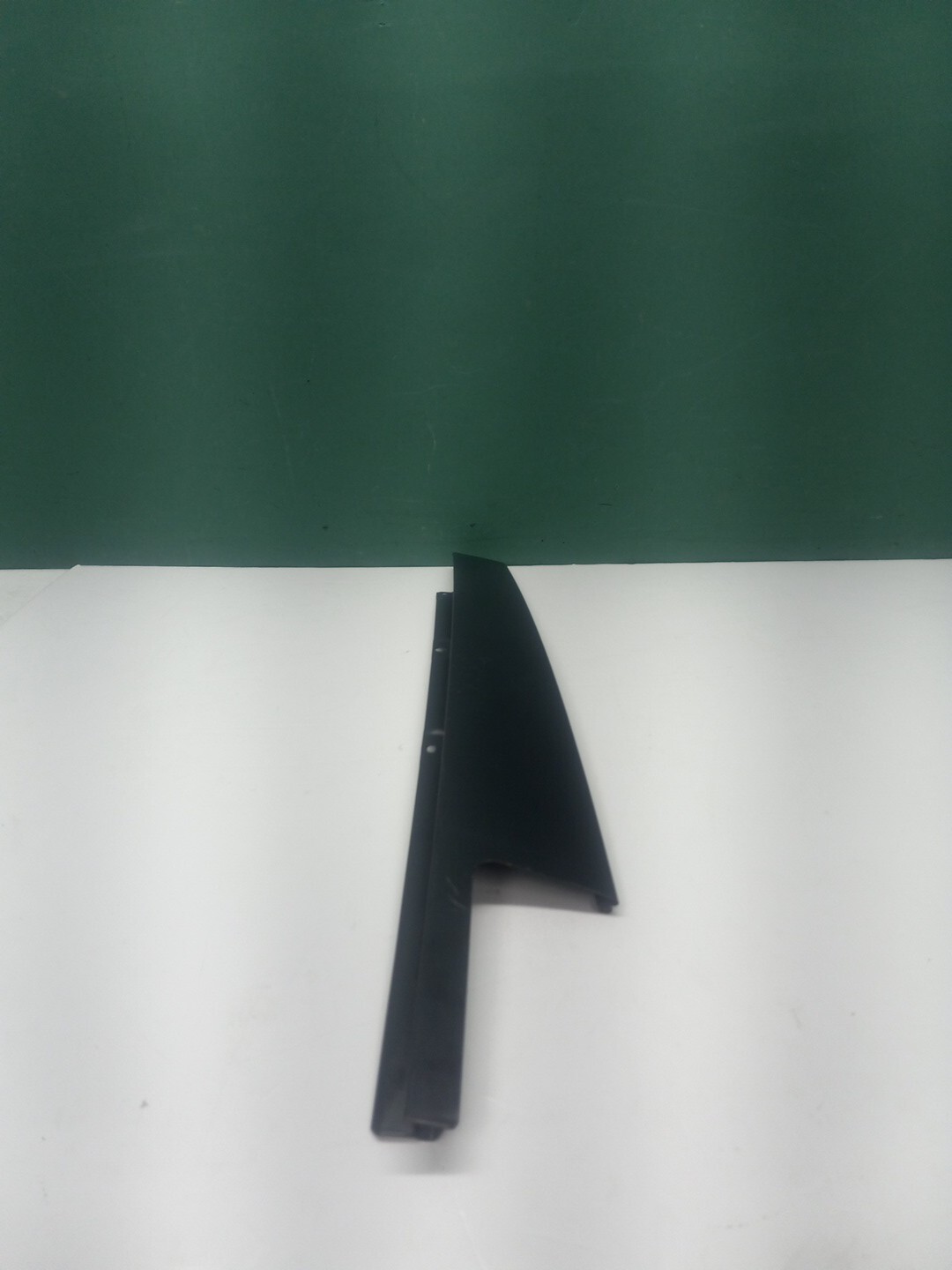 14-22 Jeep Cherokee Rear Right Passa Door Window B Pillar Molding Trim OEM