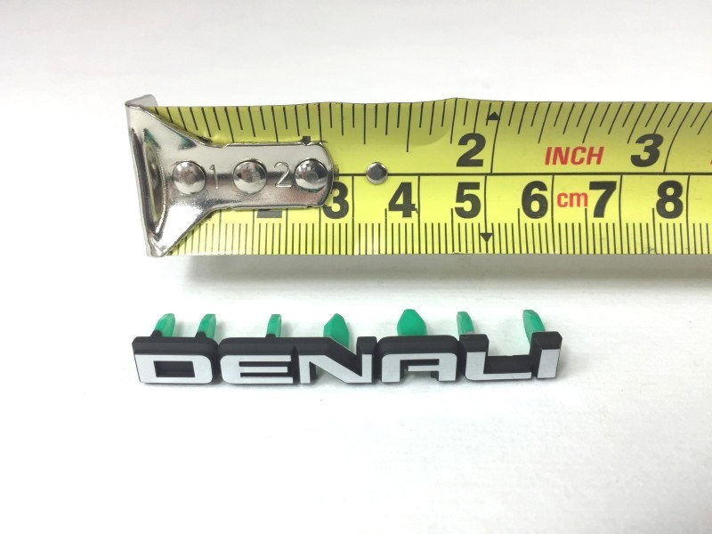 GMC DENALI DRIVER STEERING WHEEL REPLACEMENT EMBLEM CHROME PLASTIC 622778100D