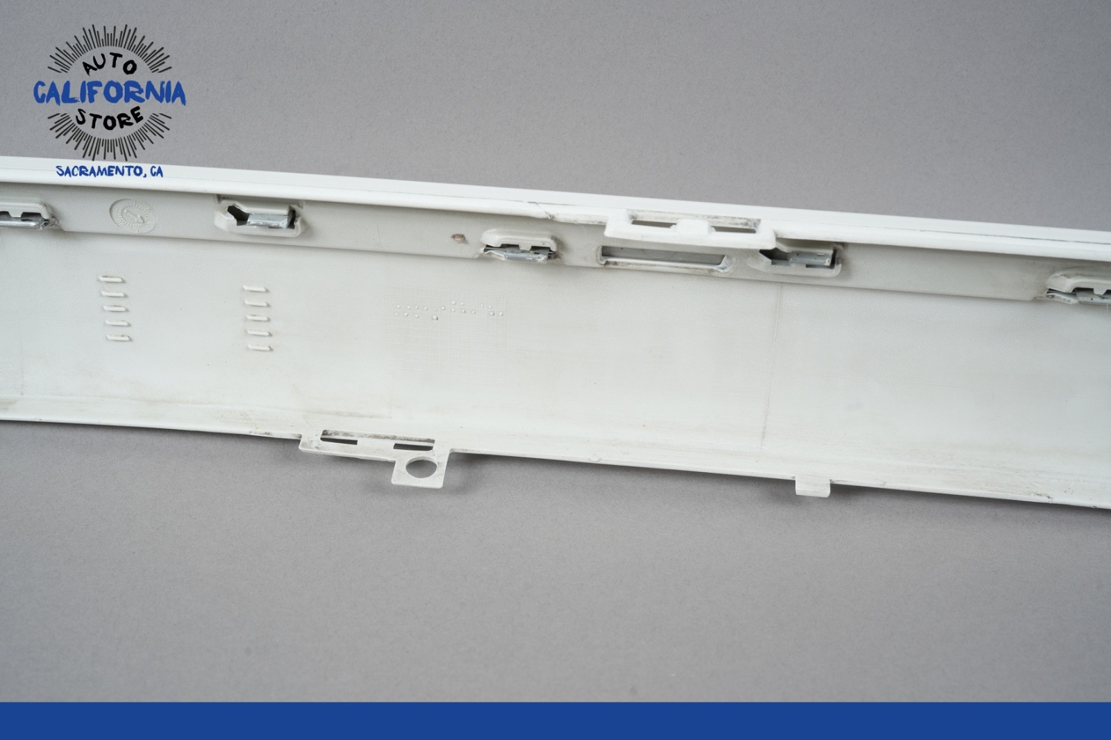 00-03 Mercedes W210 E320 E55 AMG Front Left Side Bumper Impact Strip Molding OEM