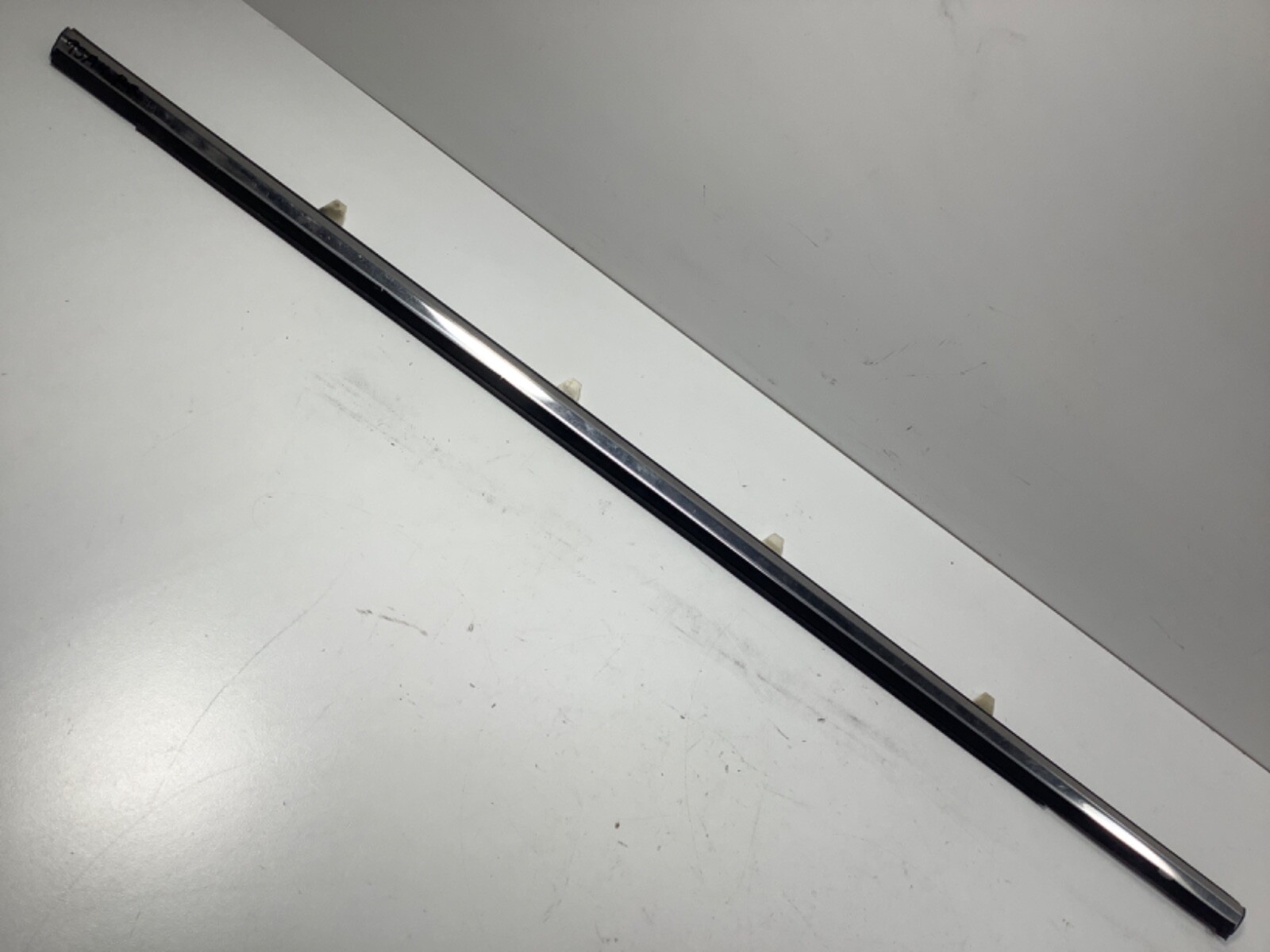 94-97 HONDA ACCORD 4dr REAR RIGHT Outer Belt Door Molding 72910-SV4-013 OEM