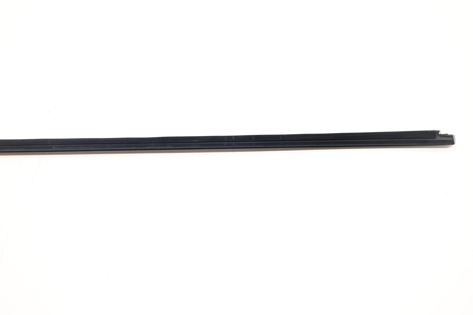 2023 – 2026 MINI COOPER F66 LEFT DRIVER SIDE DOOR WINDOW BELT MOLDING COVER OEM