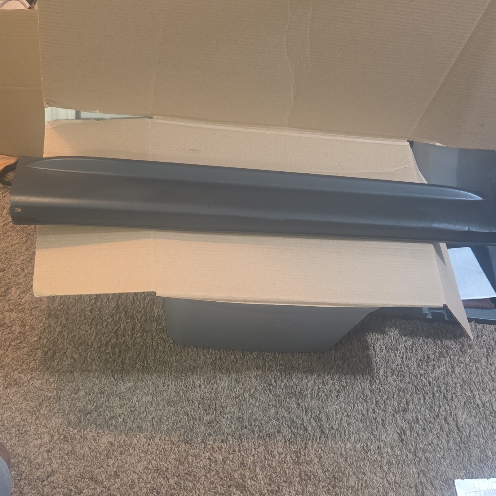 2010-2017 GMC Terrain Front RH passenger Side Door Gray Lower Moulding OEM